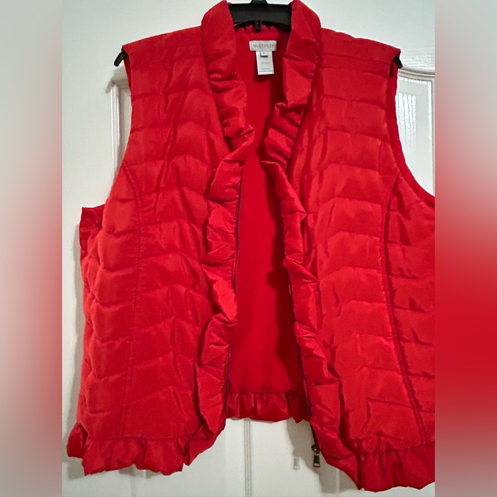 Multiples Ruffled Vest - Picture 3 of 5